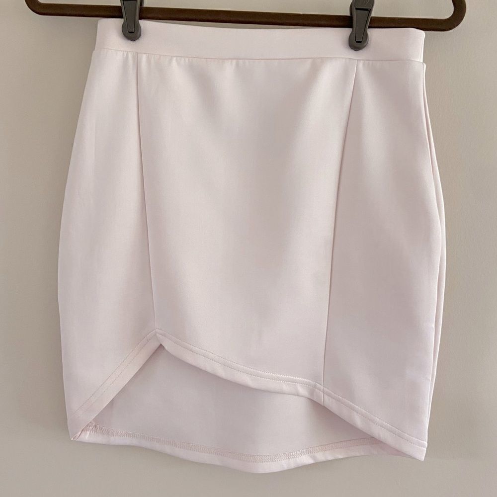 Haute & Rebellious Pink Asymmetrical Mini Skirt || size Medium